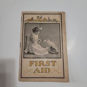 Vintage First Aid Booklet‎